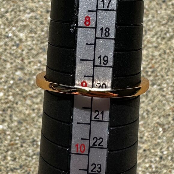 NEW Elegant Rose Gold Plated Dainty Tiara Crown Ring w/ Clear CZ Stones Size 9 - Picture 3 of 12